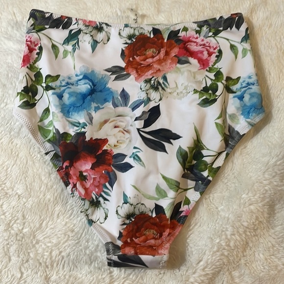 NWOT Cupshe High Waisted Bikini Bottoms - Picture 2 of 4